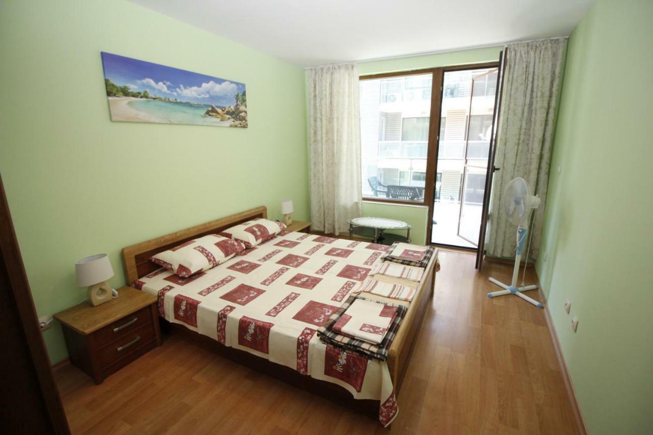 Apartment Rosi Pomorie Luaran gambar