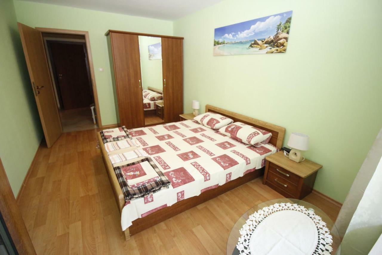 Apartment Rosi Pomorie Luaran gambar